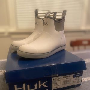 Women’s HUK Deck Fishing Boots Size 7